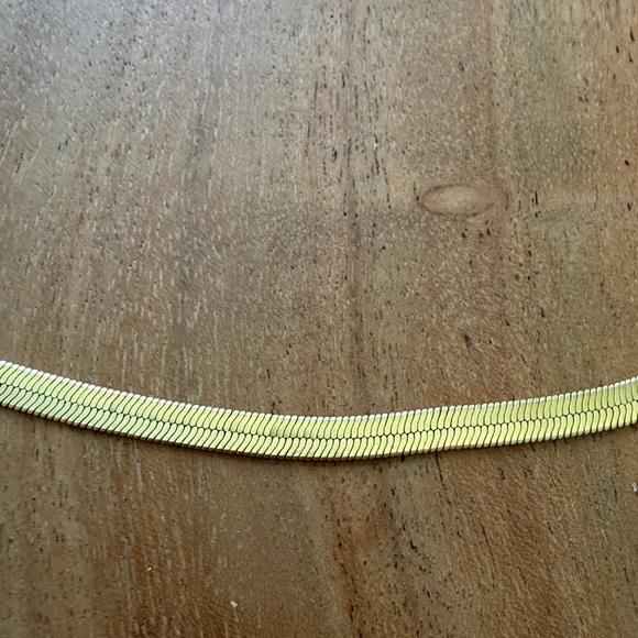 Madewell herringbone gold necklace - Picture 3 of 3